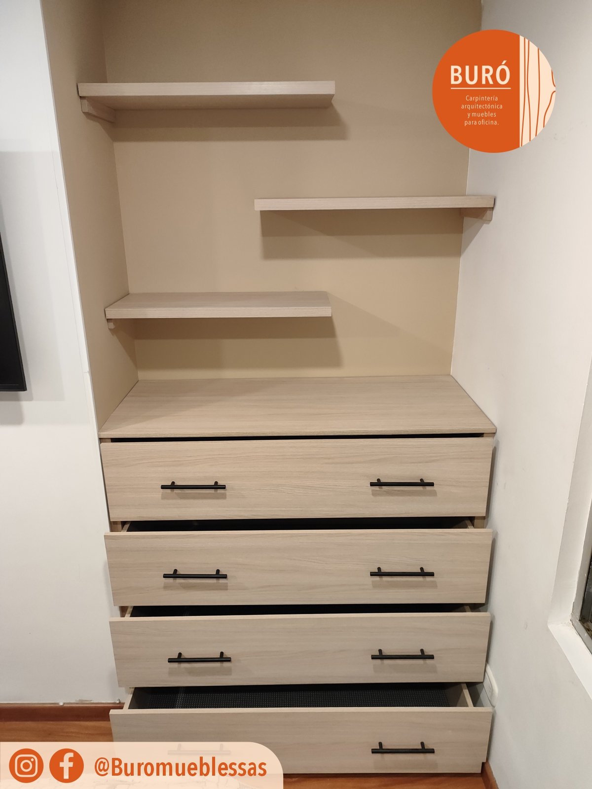 Closet repisas 0.1.jpg